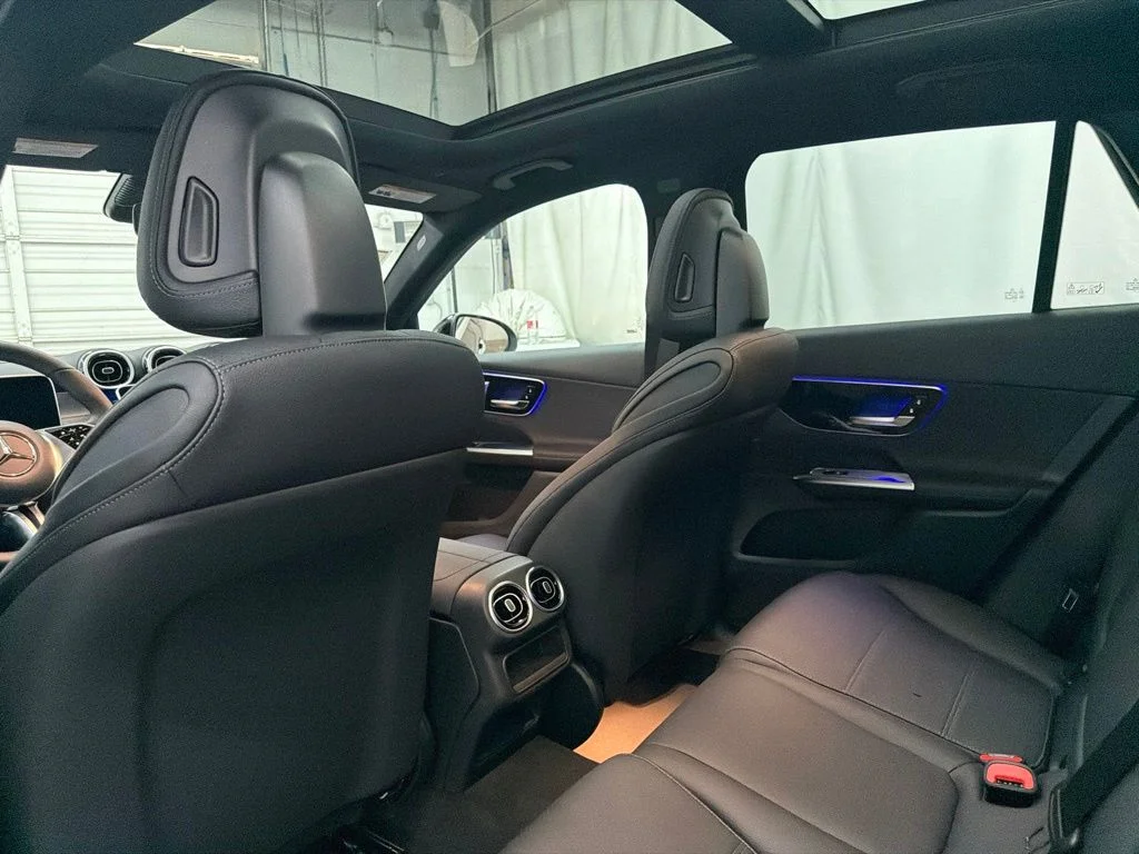 New 2027 Black Mercedes-Benz GLC 300 image 17