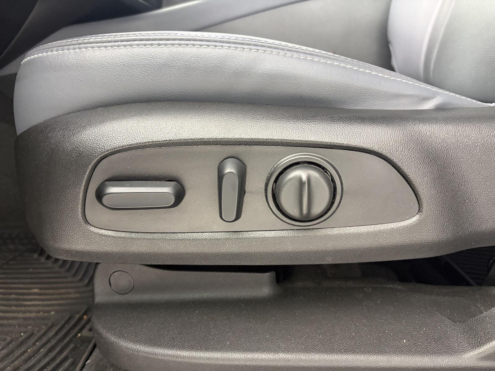 Used 2019 Satin Steel Metallic Buick Premium image 19