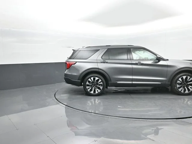 New 2026 Gray Ford Platinum image 8