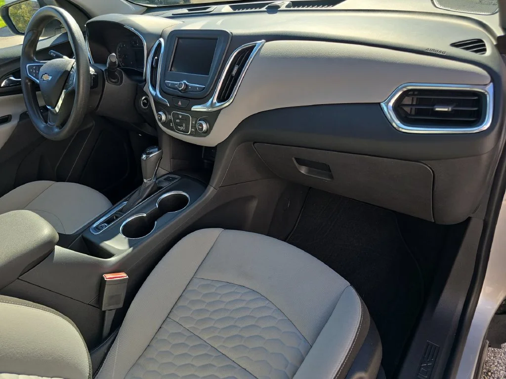 2020 Chevrolet Equinox LS - Photo 30