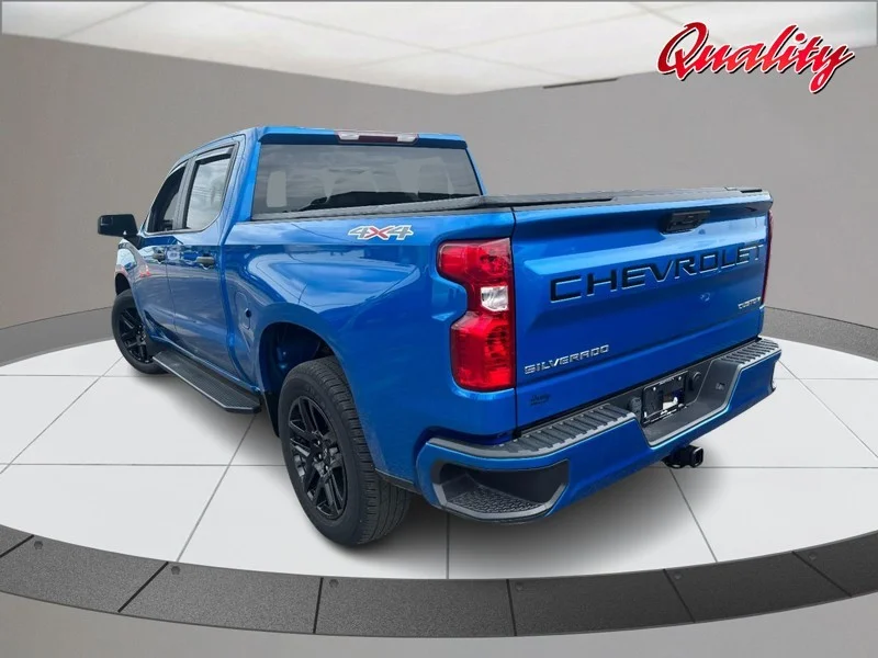 Used 2023 Glacier Blue Metallic Chevrolet Custom image 5