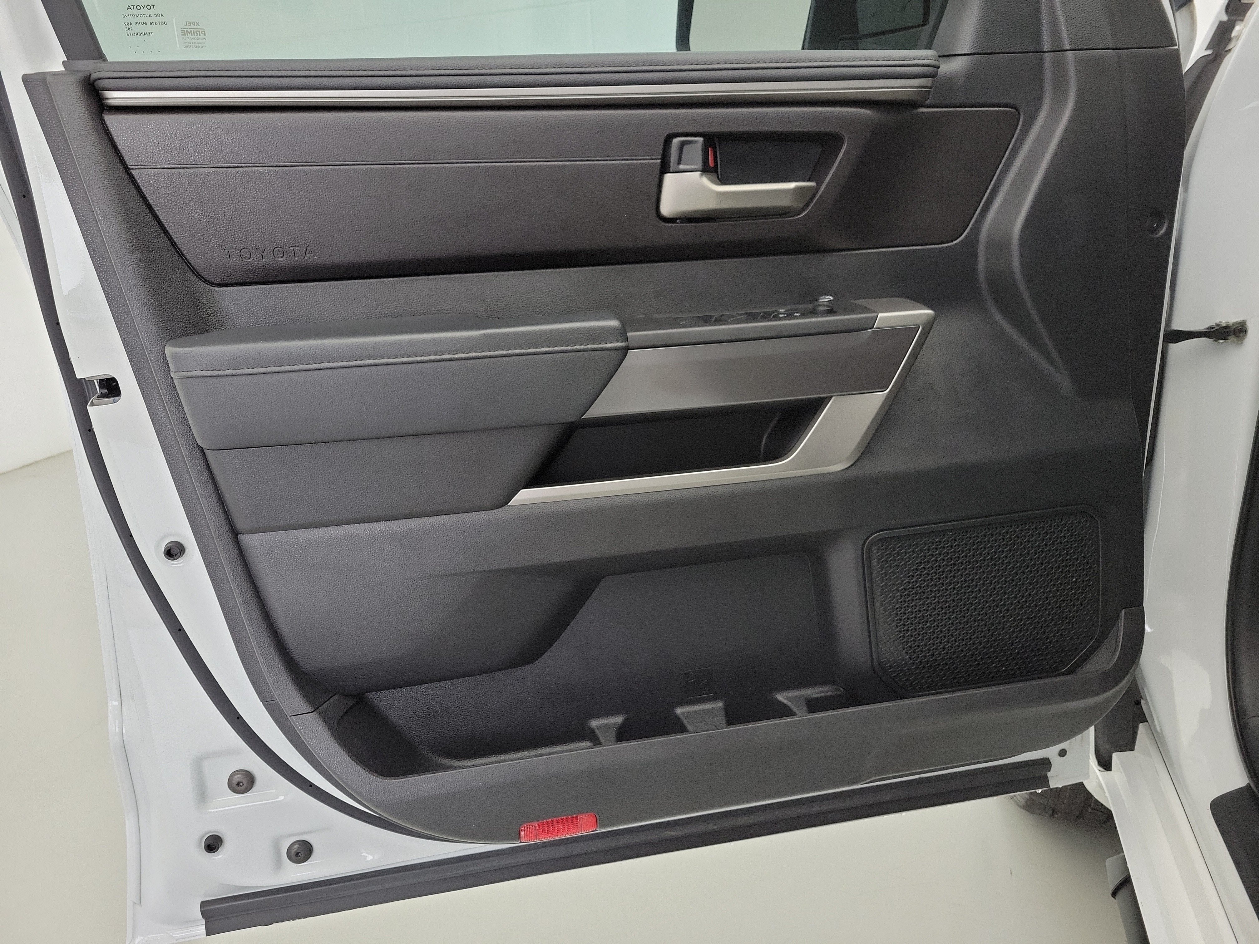 Used 2023 Ice Cap Toyota SR5 image 18