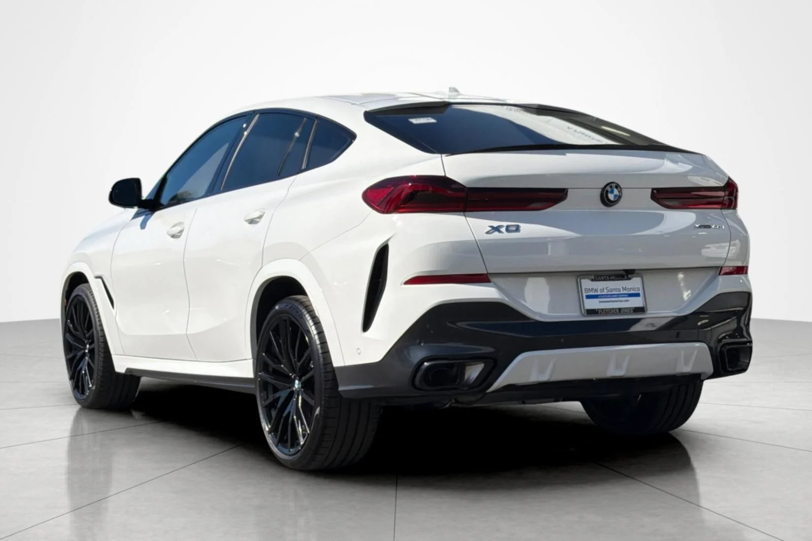 Used 2025 Alpine White BMW xDrive40i image 3