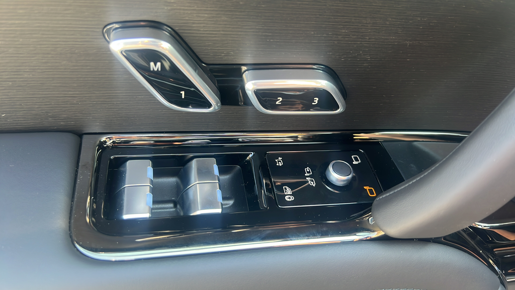 New 2026 Gray Land Rover Dynamic SE image 24