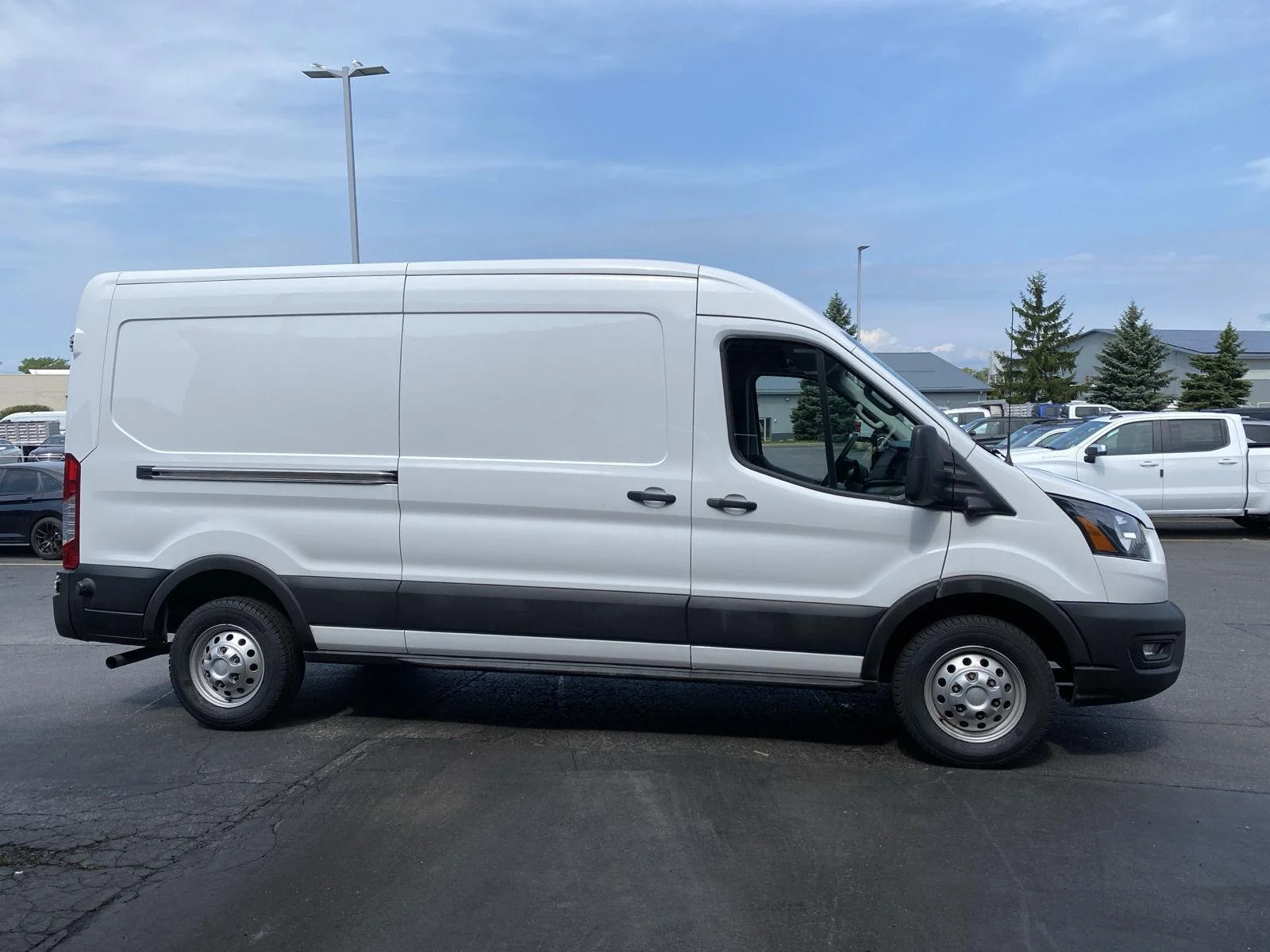 Used 2024  Ford T350 image 8