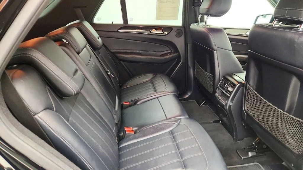 Used 2019 Black Mercedes-Benz GLE 400 4MATIC® SUV w/ Premium 1 & Parking Assist Pkgs image 22