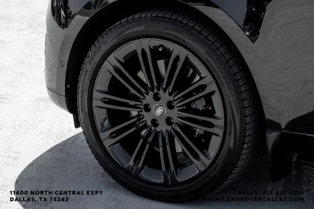 Used 2023 Black Land Rover Autobiography image 61