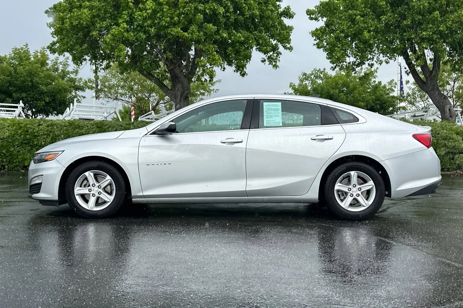 Used 2022 Silver Ice Metallic Chevrolet LS image 7
