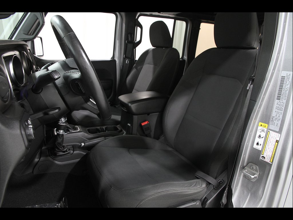 Used 2018 Billet Silver Metallic Clear Coat Jeep Sport S image 5