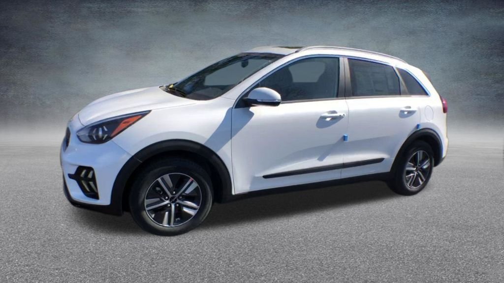 Used 2022 White Kia EX Premium image 8