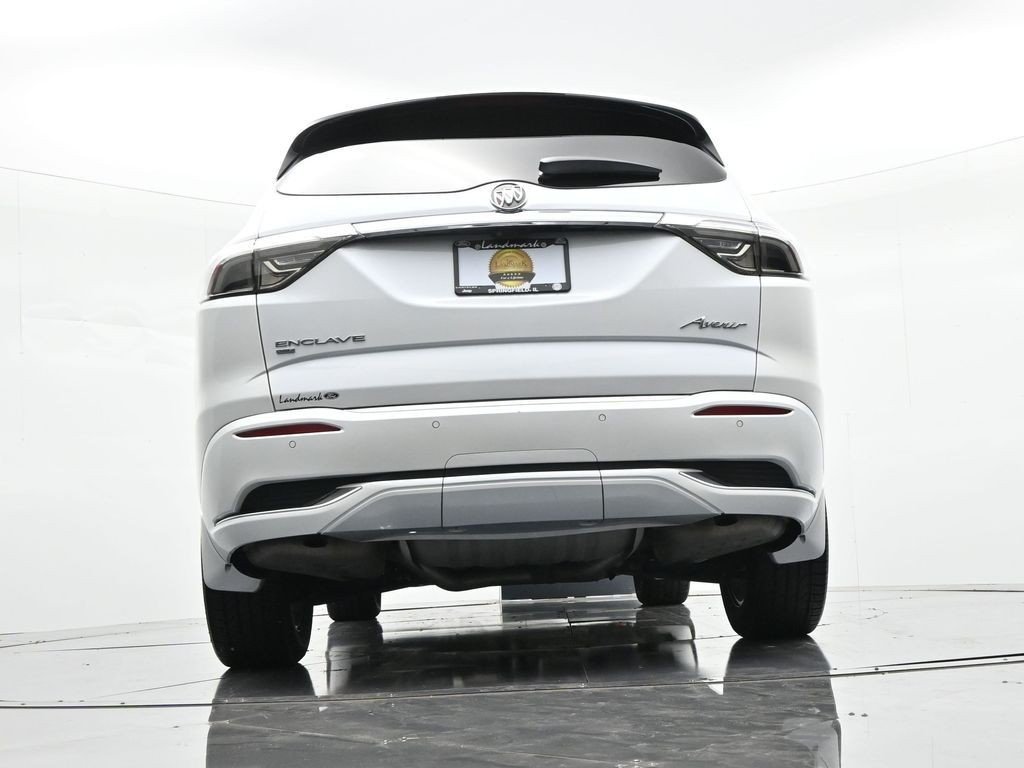 Used 2022 White Frost Buick AWD 4dr Avenir image 23