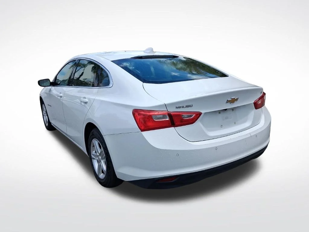 Used 2024 White Chevrolet LT image 9