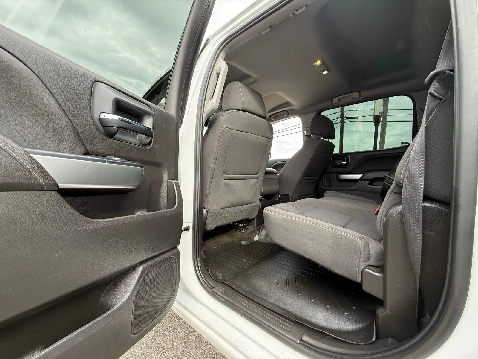 Used 2018 White Chevrolet LT image 20