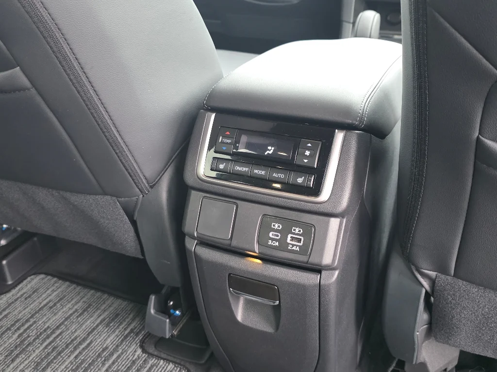 2025 Subaru Ascent Limited - Photo 25