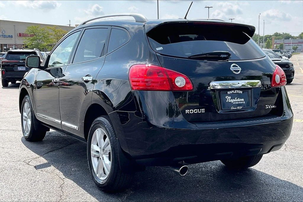 Used 2013 Black Nissan SV image 13