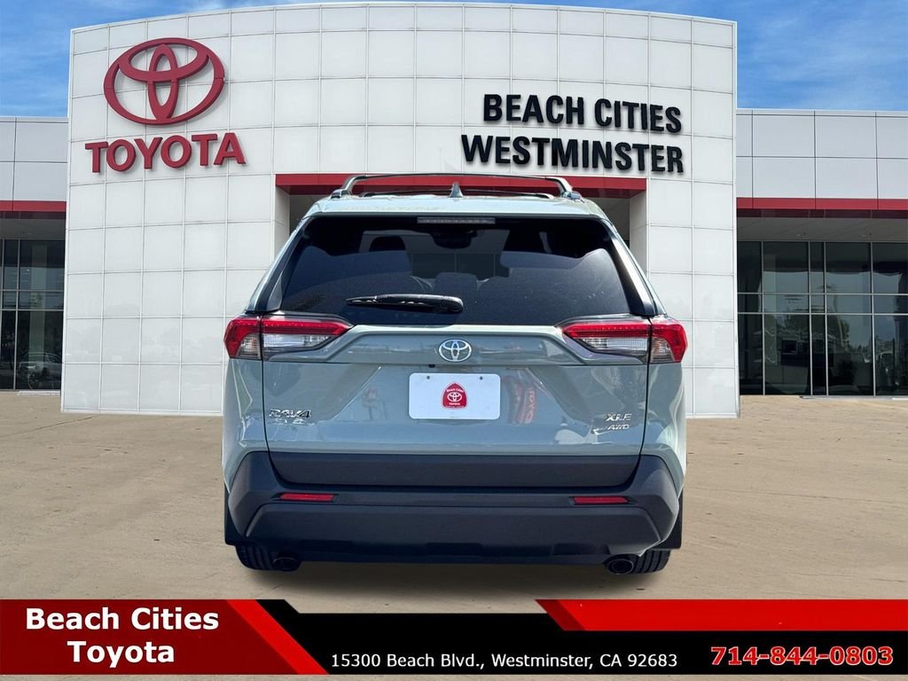 Certified Used 2022  Toyota XLE image 10