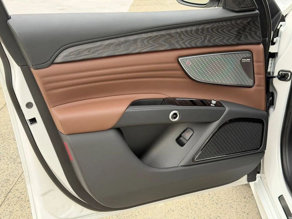 New 2026 Bianco Astro Metallic Maserati Modena image 13