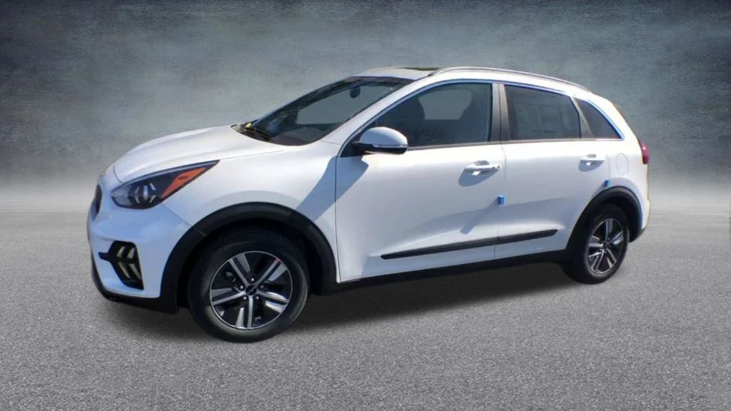 Used 2022 White Kia EX Premium image 8