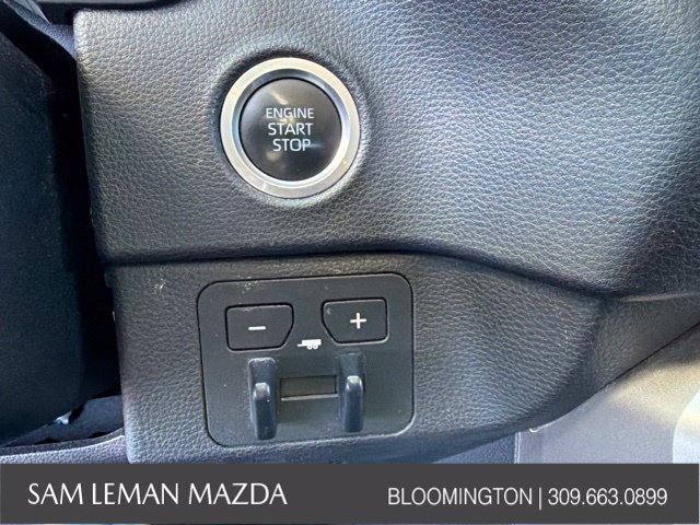 Used 2022 White Toyota SR5 image 14