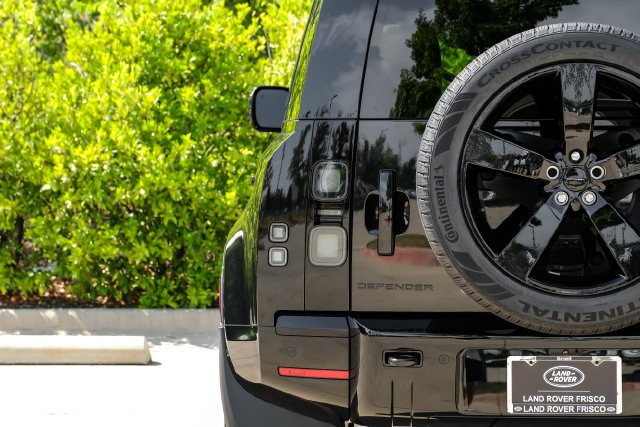 New 2026 Santorini Black Land Rover X-Dynamic SE image 50