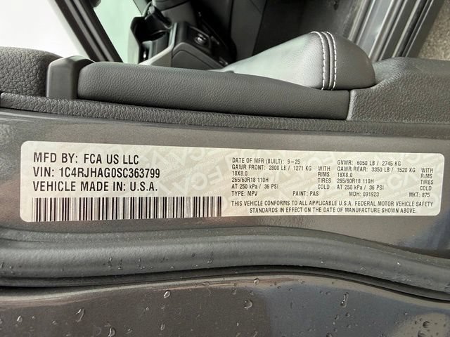 Used 2025 Baltic Gray Metallic Clearcoat Jeep Altitude image 14