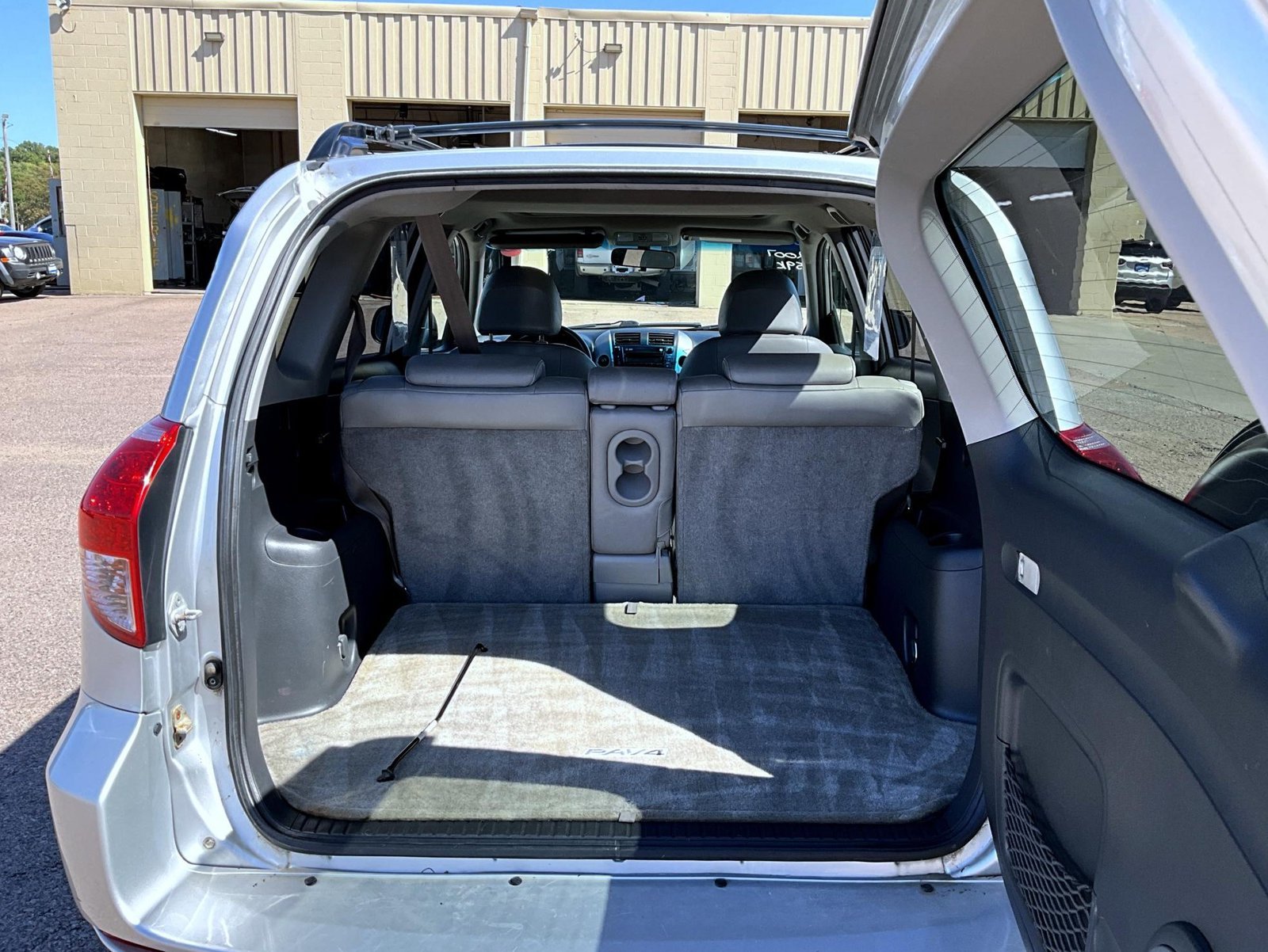 Used 2007 Silver Toyota Limited image 10