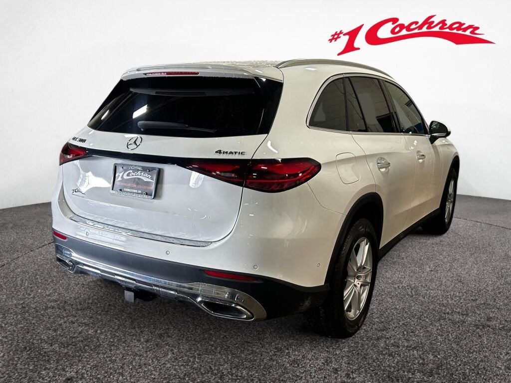 Used 2025 Polar White Mercedes-Benz GLC 300 image 24