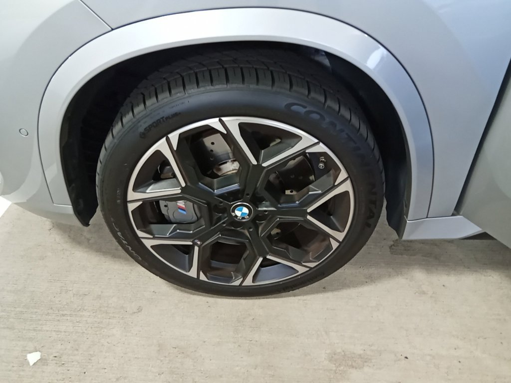 Used 2024 Silver Metallic BMW M35i image 17