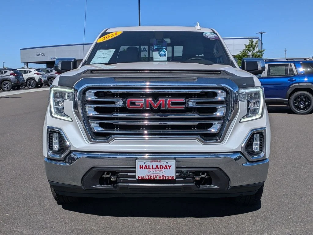 Used 2021 WHITE FROST TRICOAT GMC SLT image 2