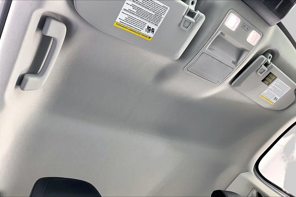 Certified Used 2025 White Metallic Ford Lariat image 23