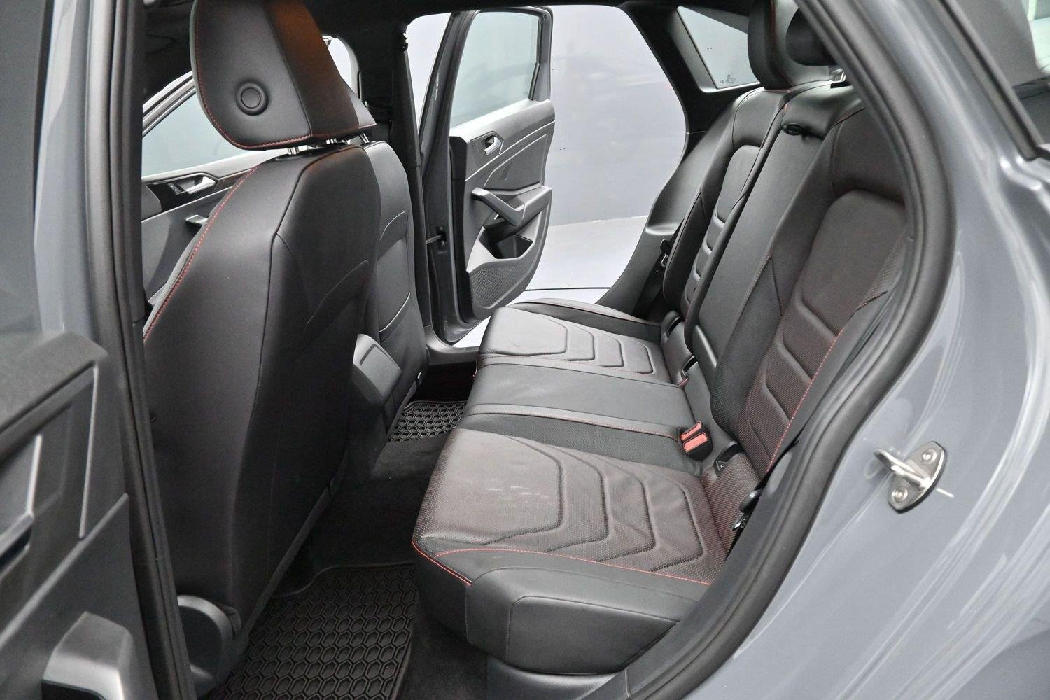 Used 2024 Pure Gray Volkswagen Autobahn image 31