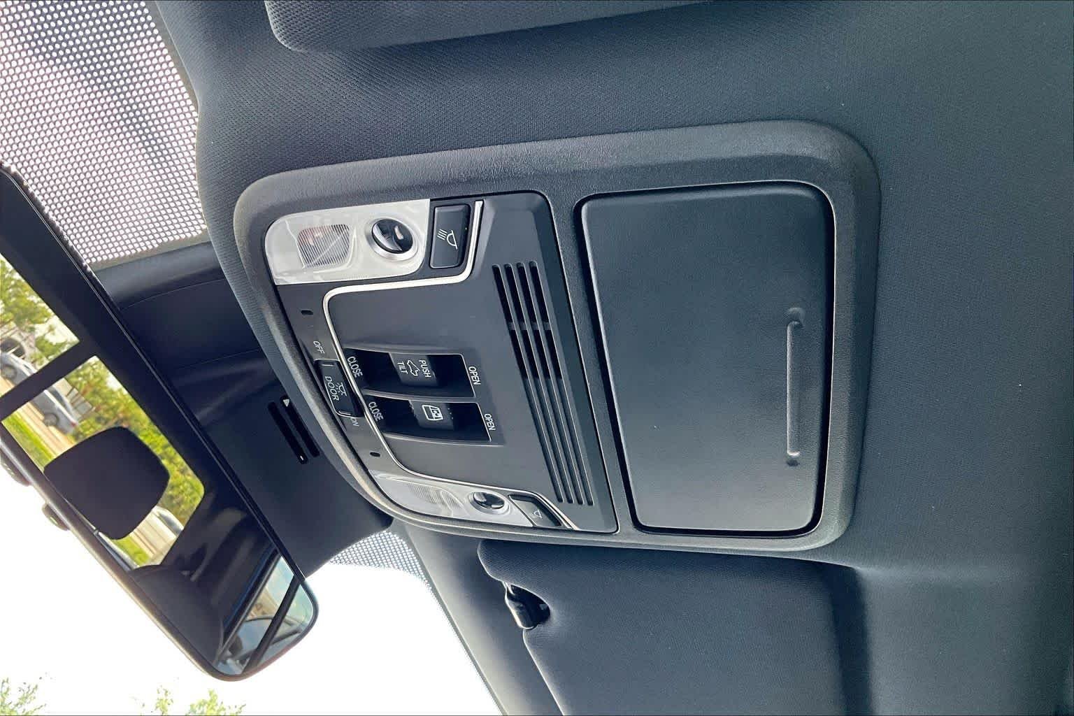 Used 2024 Diffused Sky Pearl Honda TrailSport image 32