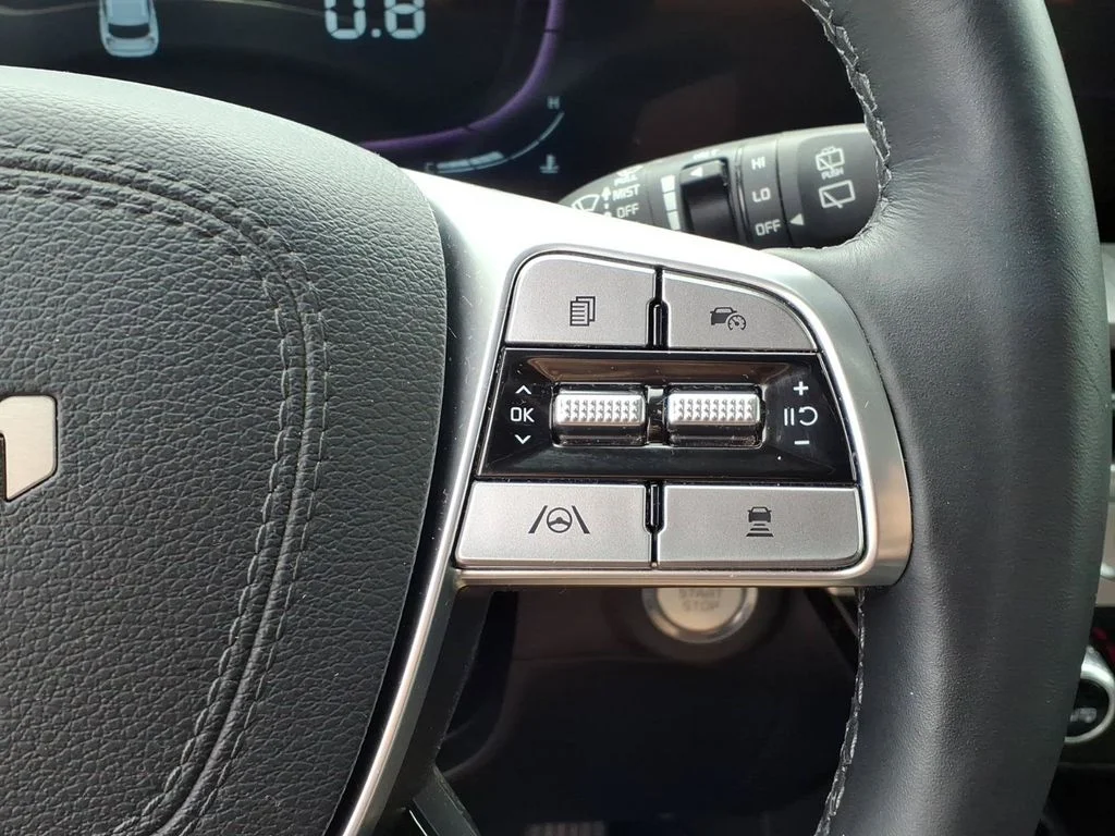 Used 2024 Black Kia EX image 31