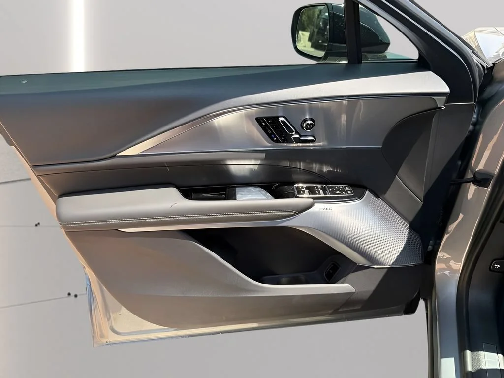 New 2027 Argent Silver Metallic Cadillac Premium Luxury image 25