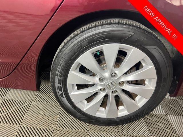 Used 2014 Basque Red Pearl II Honda Touring image 9