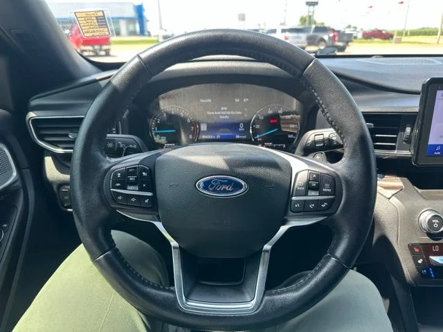 Used 2020 Black Ford Limited image 39