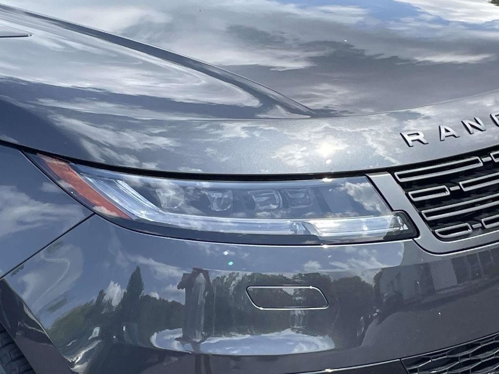 New 2026 Carpathian Grey Land Rover Dynamic SE image 4