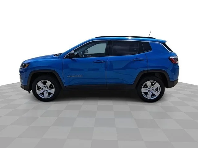 Certified Used 2022 Blue Jeep Latitude image 5