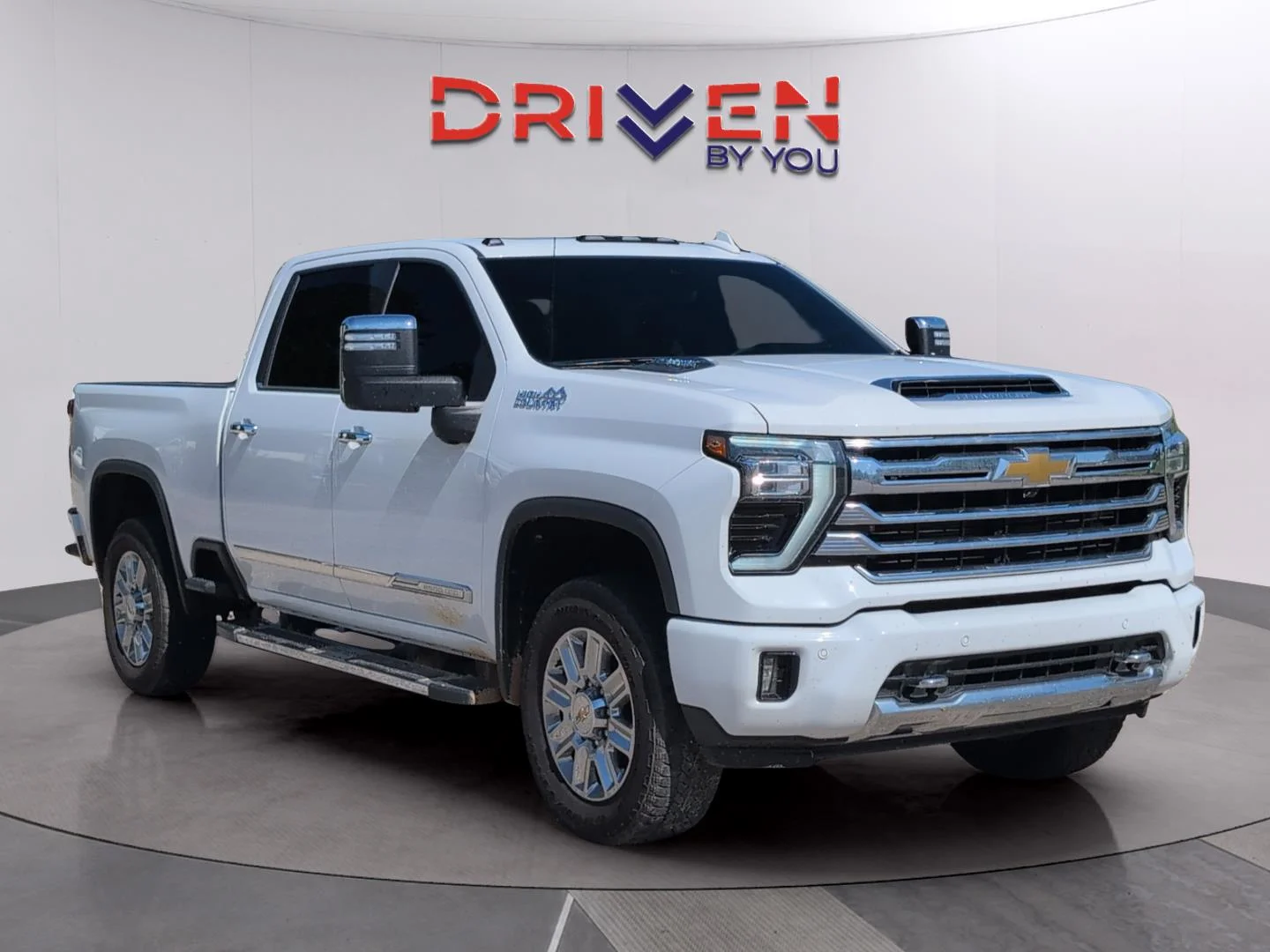 Used 2024 Summit White Chevrolet High Country image 7