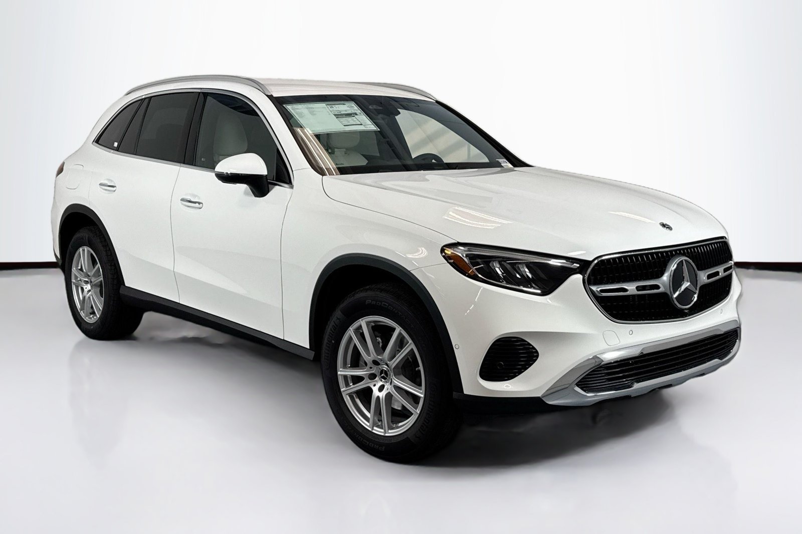 New 2026 Polar White Mercedes-Benz GLC 300 image 3