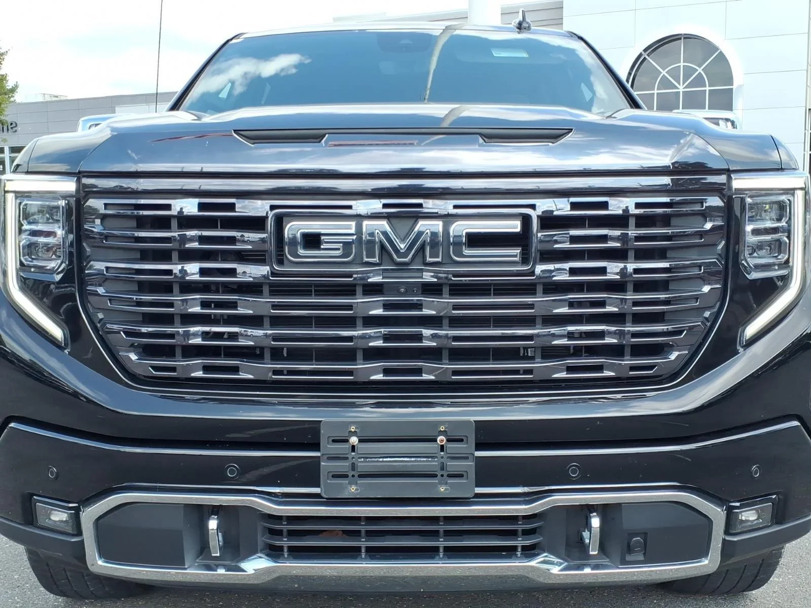 Used 2022 Onyx Black GMC Denali Ultimate image 17