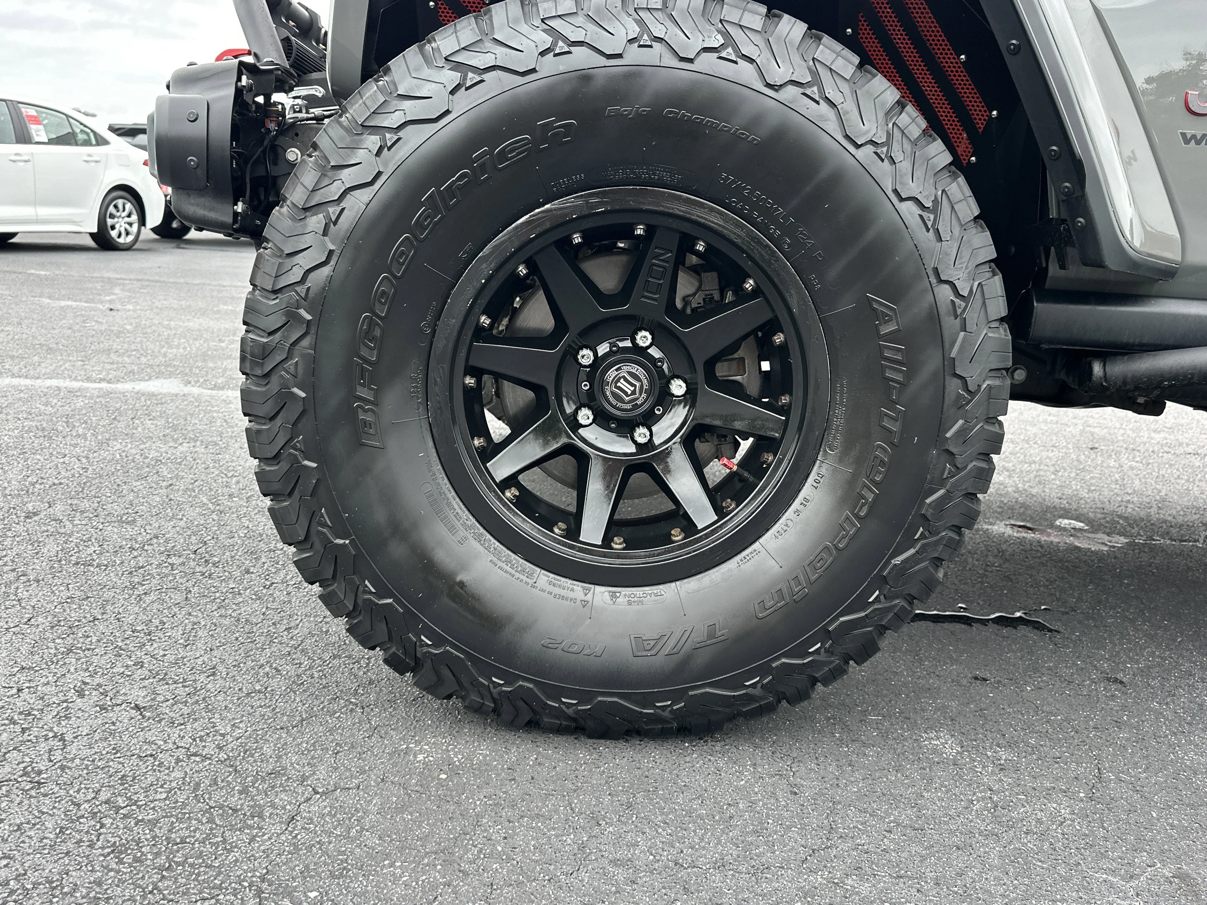 Used 2019 Sting-Gray Clear Coat Jeep Rubicon image 11