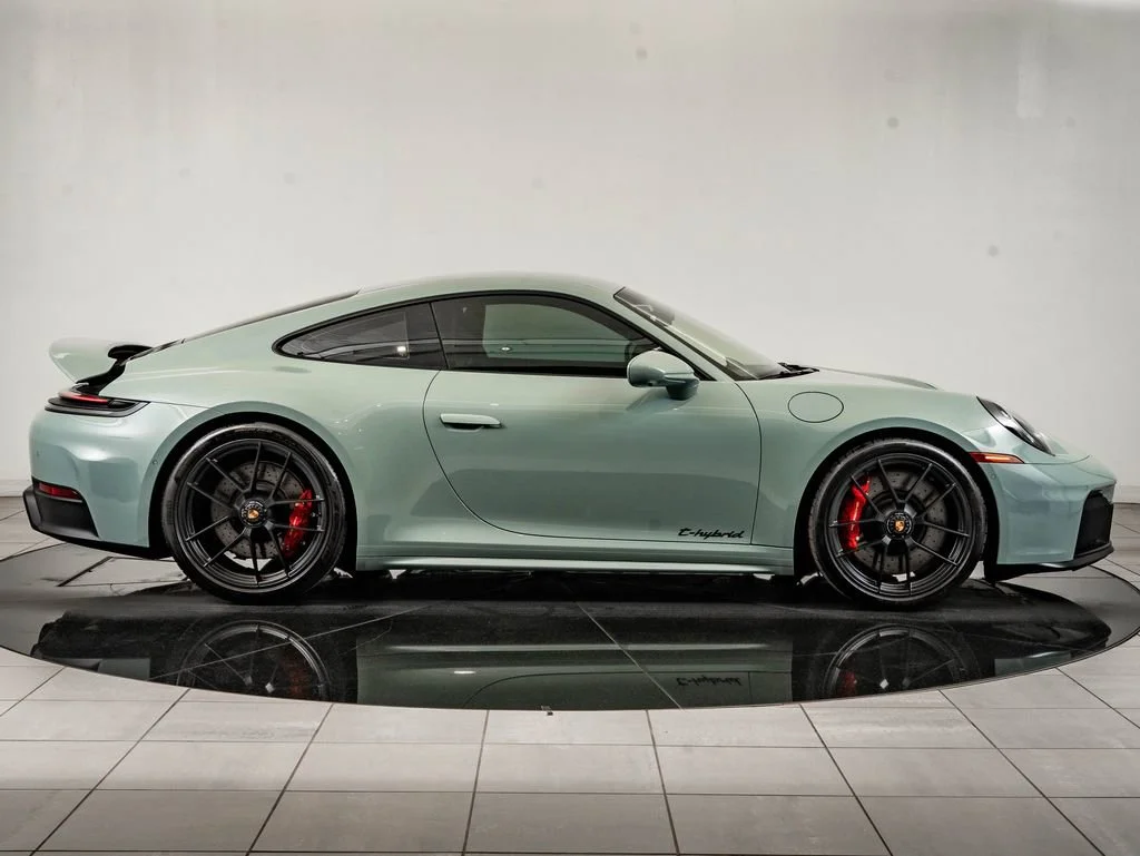 Used 2025 Shade Green Metallic Porsche Carrera GTS image 9
