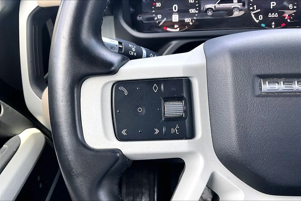Used 2022 Black Land Rover S image 20