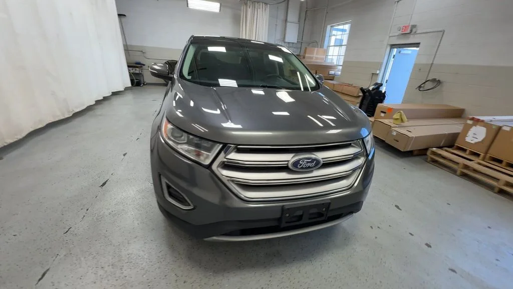 Used 2015 Magnetic Metallic Ford SEL image 3