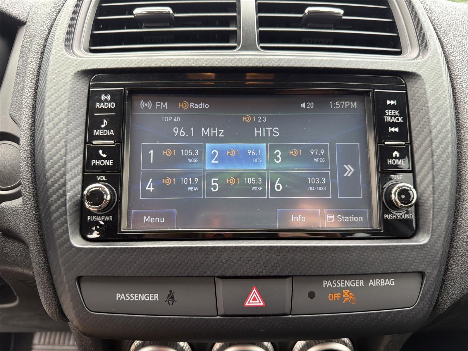 Used 2023 White Diamond Mitsubishi ES image 5