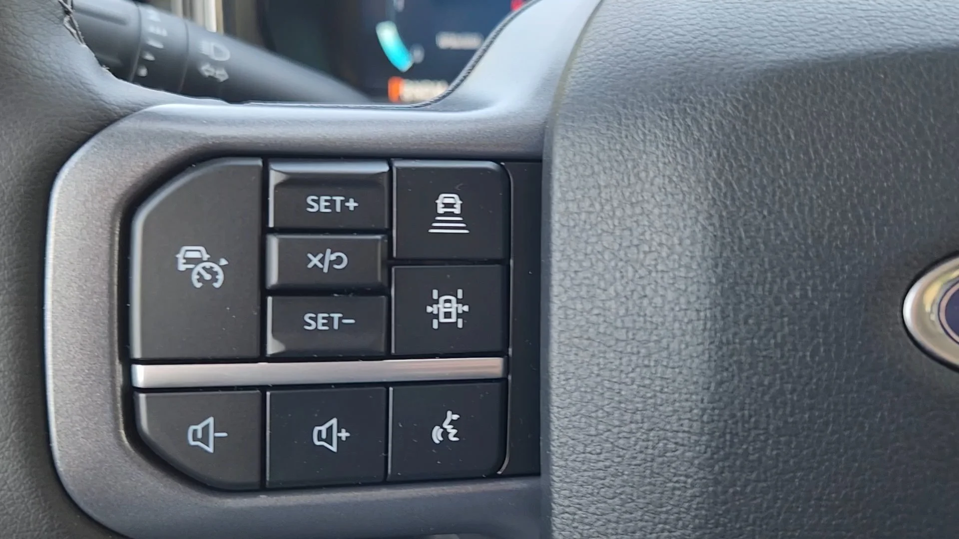 New 2026 Carbonized Gray Metallic Ford LARIAT image 24