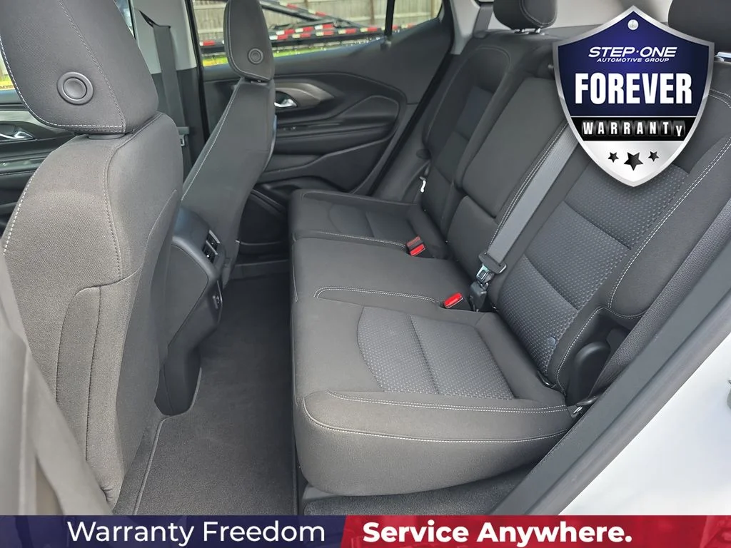 Used 2023 White GMC SLE image 33