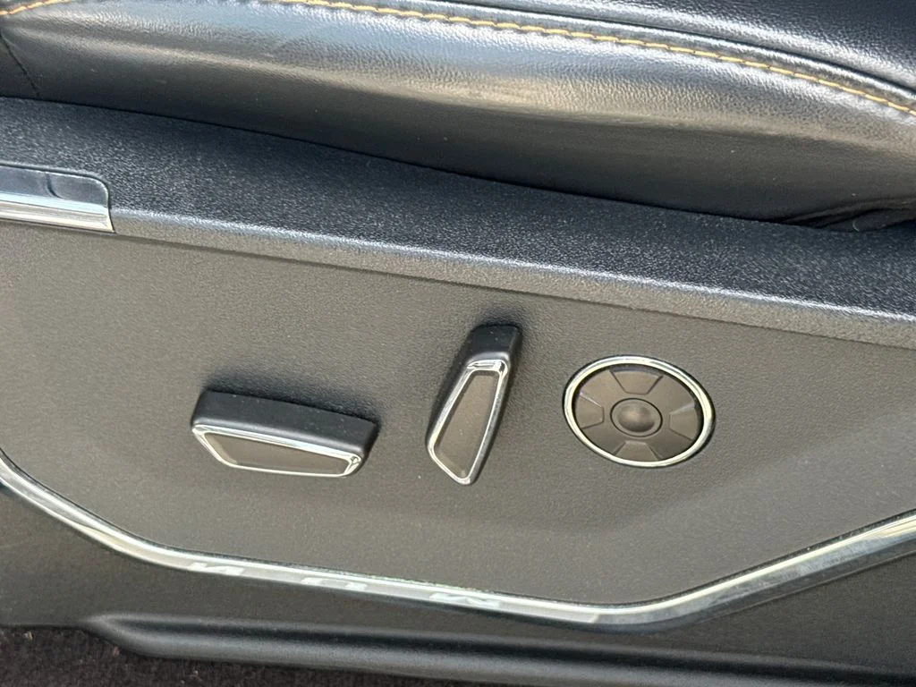 Used 2021 Silver Ford Platinum image 29