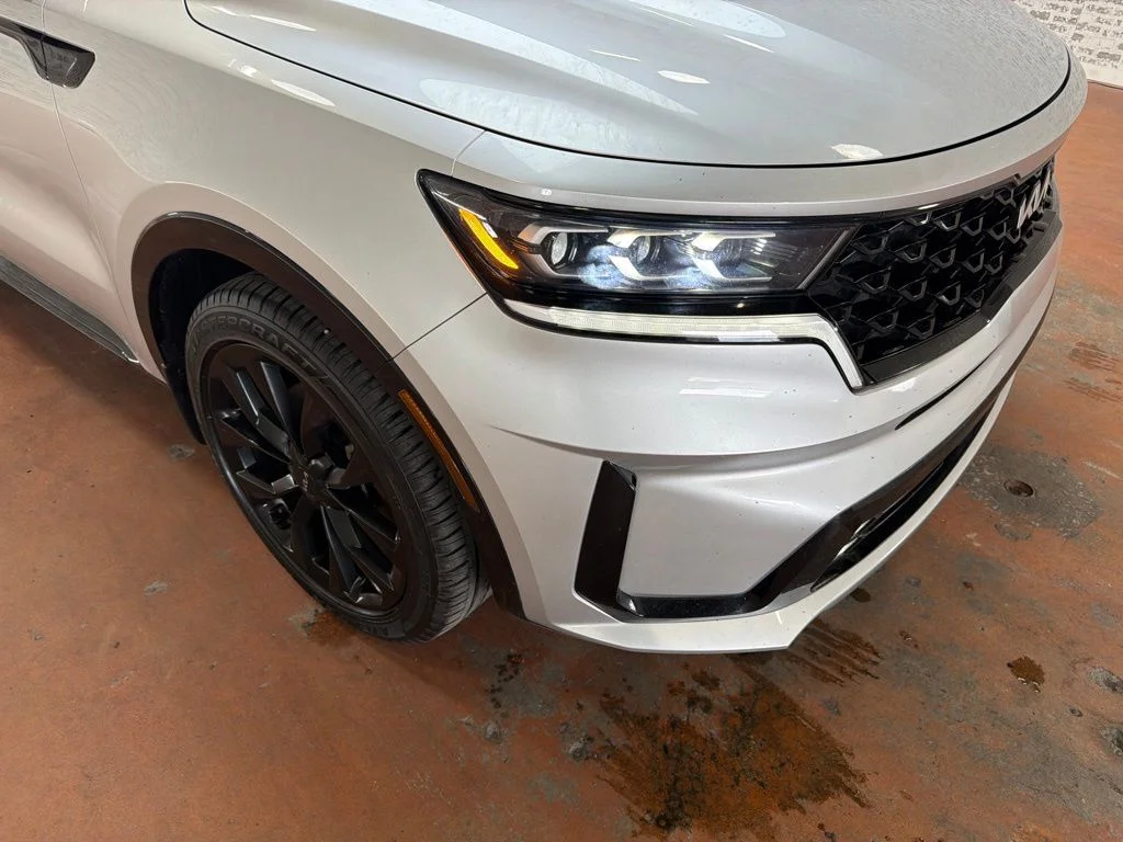 Used 2022 Sparkling Silver Kia SX image 9